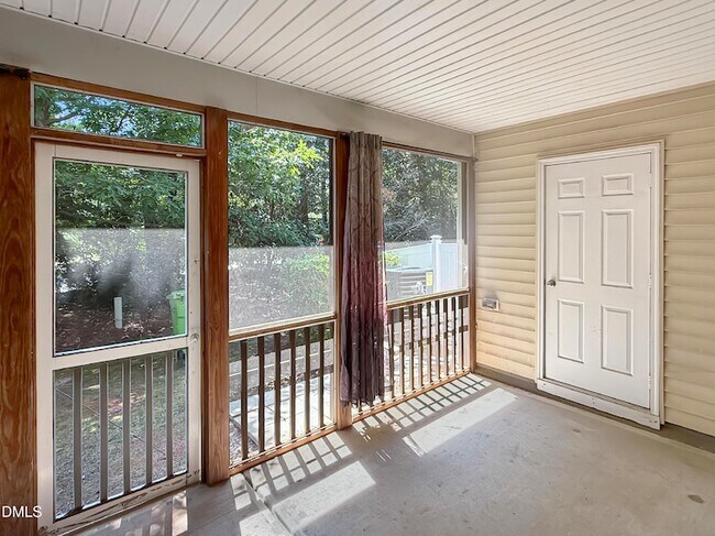 Building Photo - 2449 Memory Ridge Drive