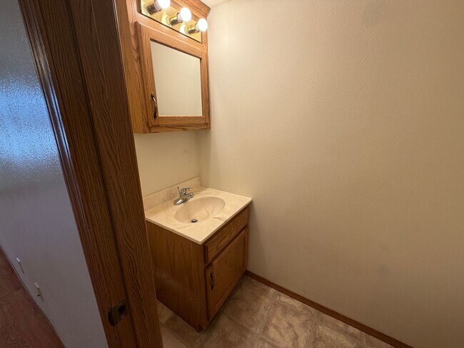 Building Photo - 20305 Skyview Dr