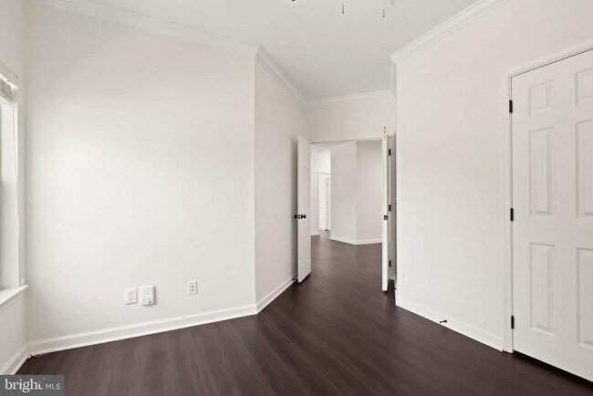 Building Photo - 1704 Lake Shore Crest Dr