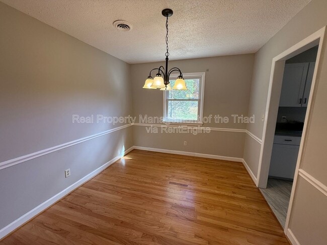 Building Photo - 2563 Wood Valley Rd