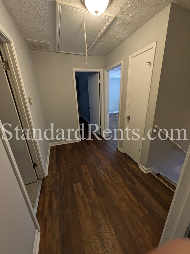 Building Photo - 622 Hickory Hollow Ln