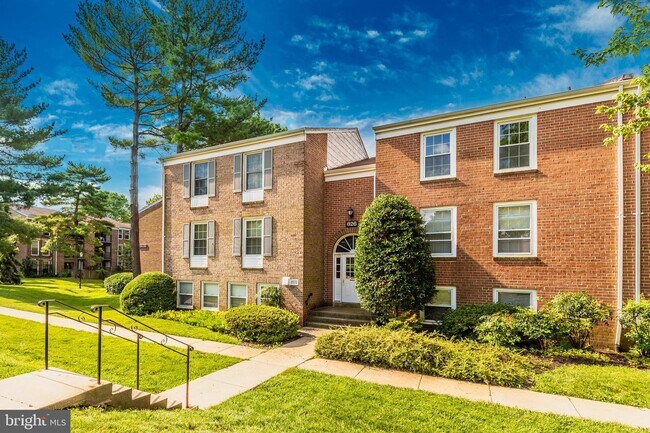 Building Photo - 826 Quince Orchard Blvd