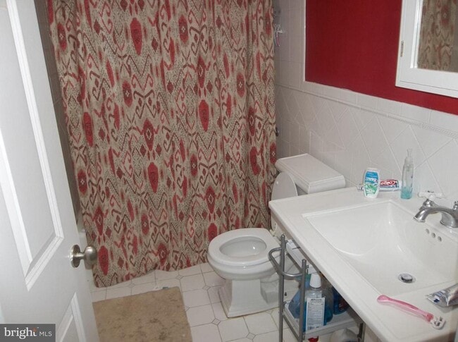 Building Photo - 623 Morris Pl NE