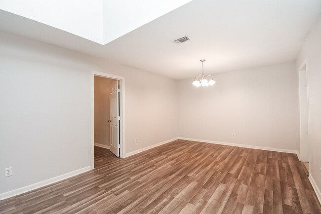Building Photo - 14418 Royal Hill Dr
