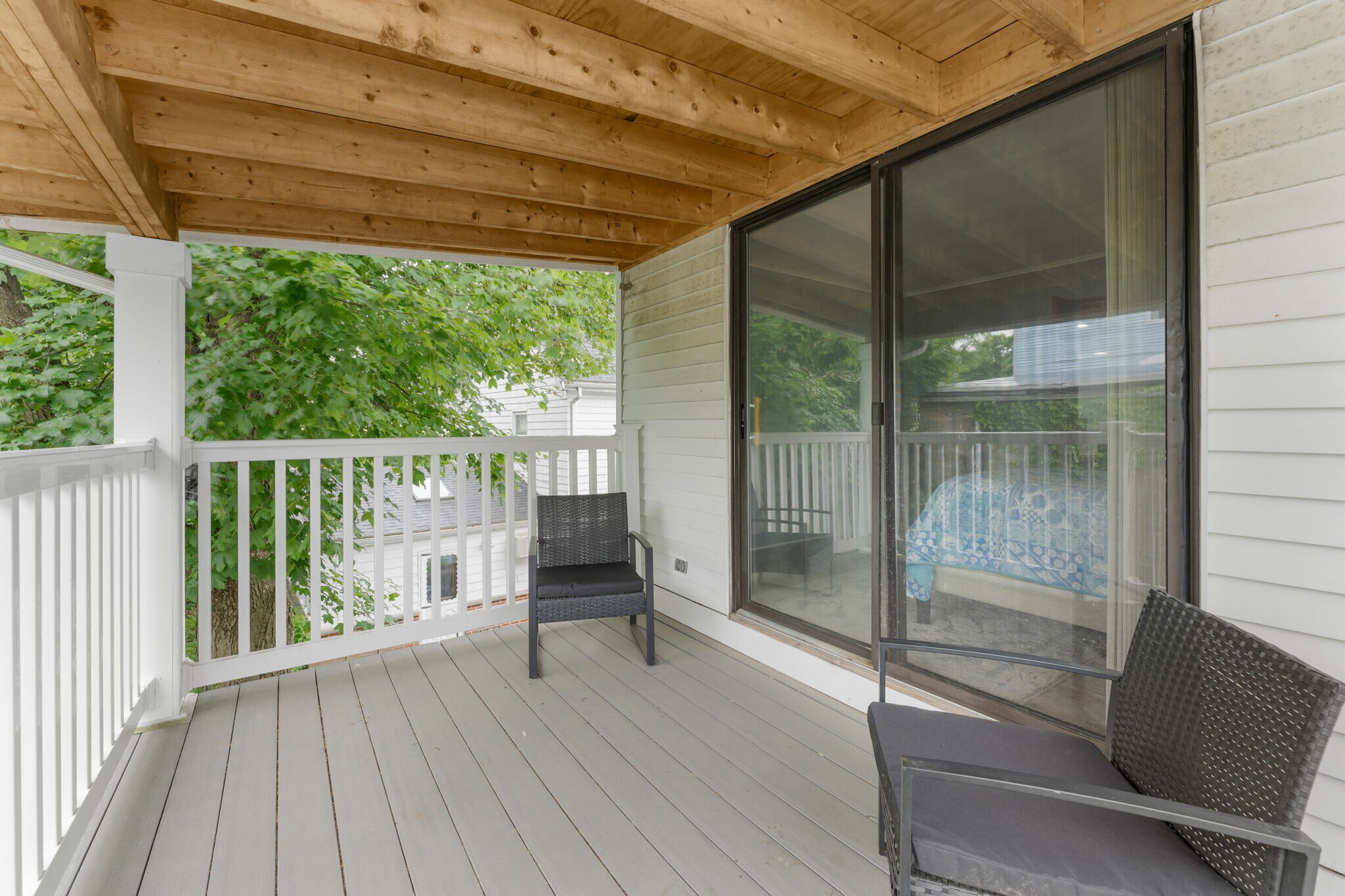 Building Photo - 44 Woodlawn Ave