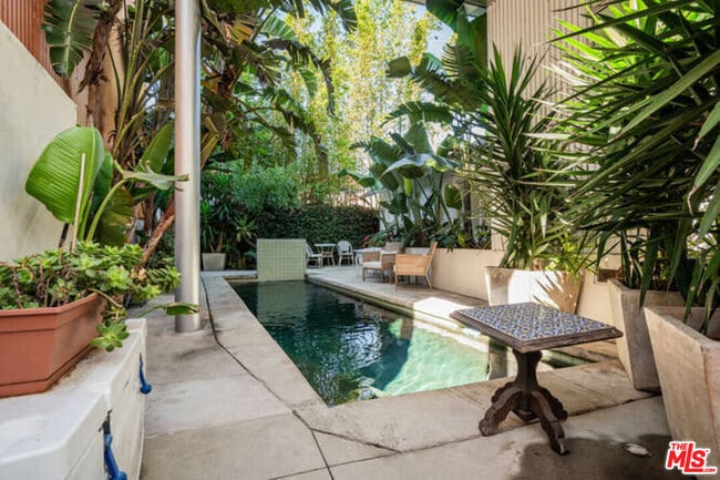 Building Photo - 2452 Penmar Ave