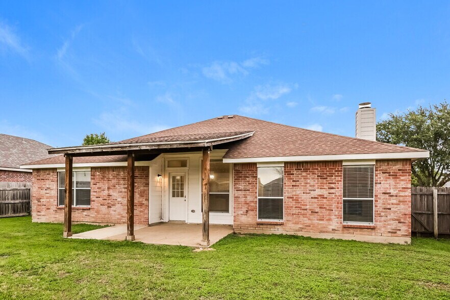 Building Photo - 1016 Winding Creek Dr
