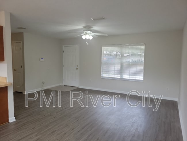 Building Photo - 1390 Old Middleburg Rd N