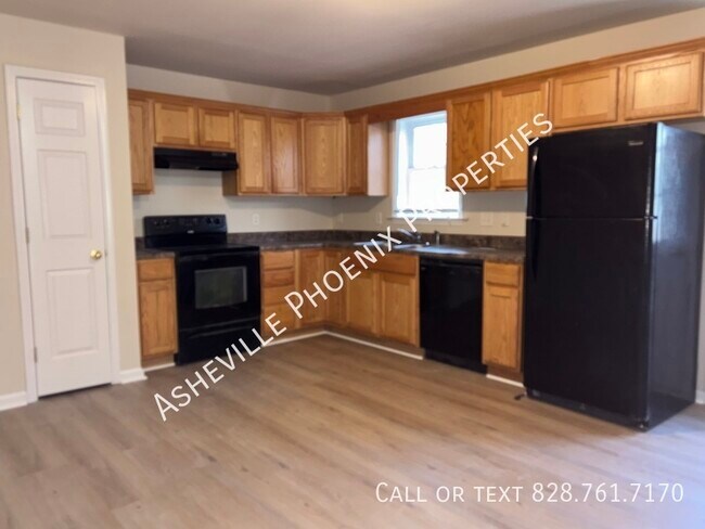 Building Photo - 18 Ican Dr