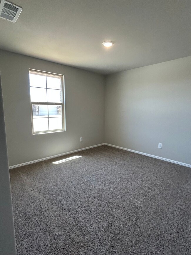 Building Photo - Beautiful Home in Homestead at Parks Bell ...