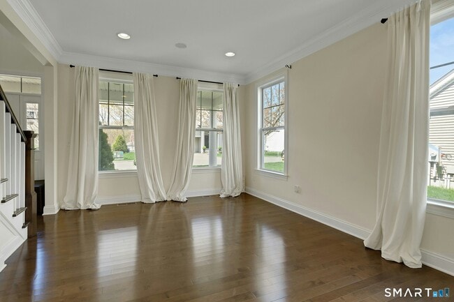Building Photo - 310 Nutmeg Ln