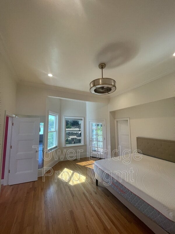 Building Photo - 3154 53rd St