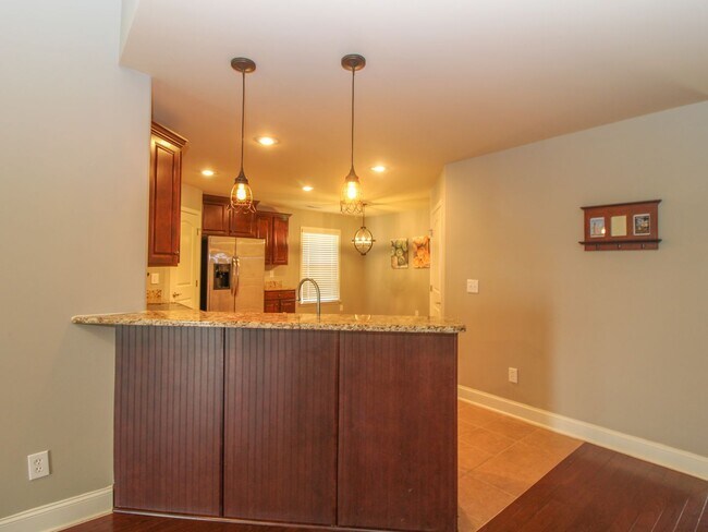 Building Photo - 4 Bedroom Home  in Athens City!