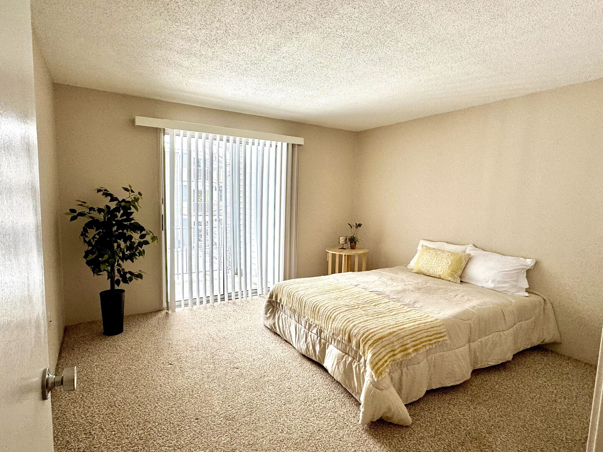 Building Photo - 18 Walden Dr