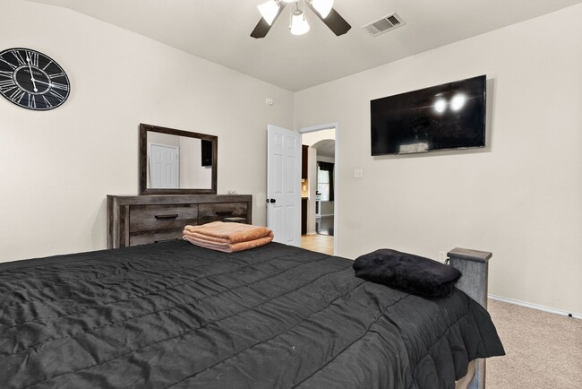 Building Photo - 5400 Birmingham Cir