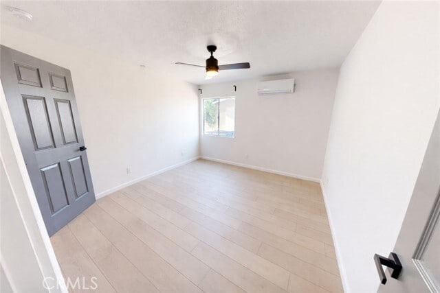 Building Photo - 5637 Redwood Ave