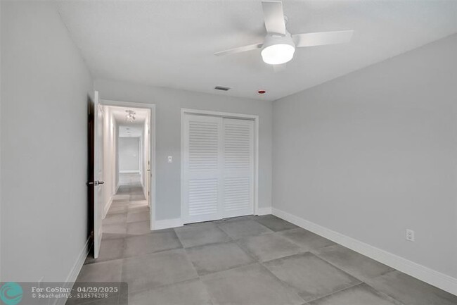 Building Photo - 902 Mandarin Isle