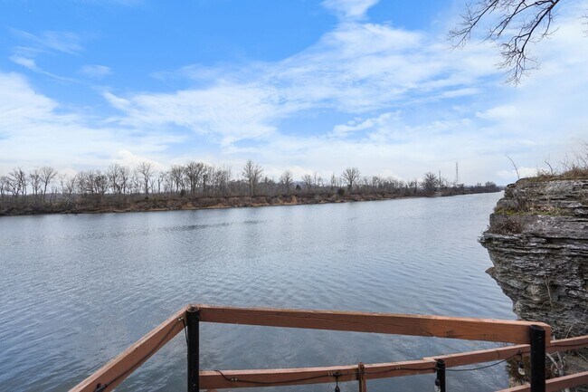 Building Photo - 6620 Upton Ln