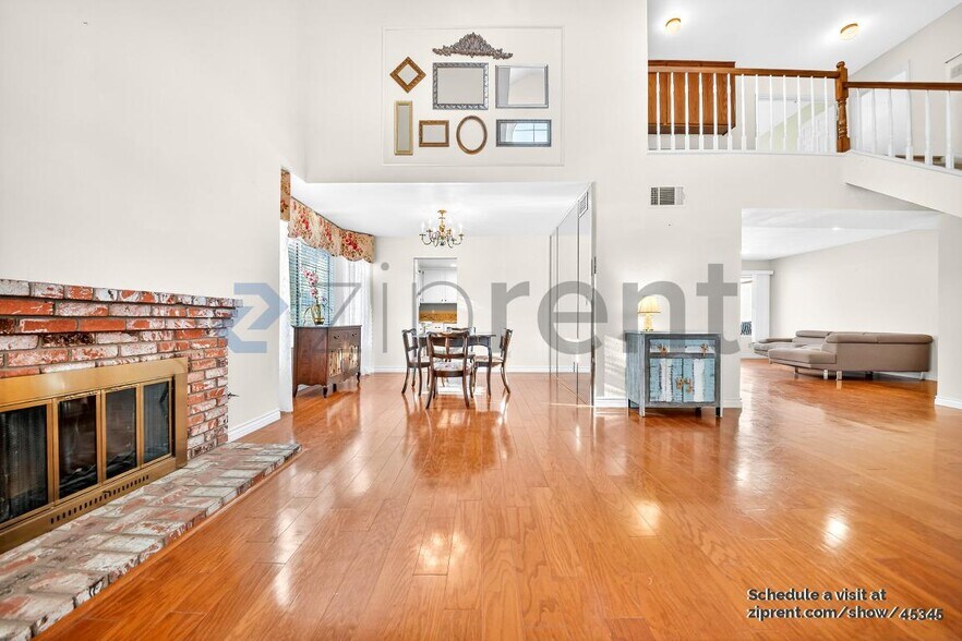 Building Photo - 22136 Woodcreek Ln