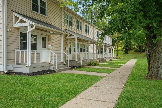 Building Photo - 2BR Townhouse in Midland, PA! With Central...