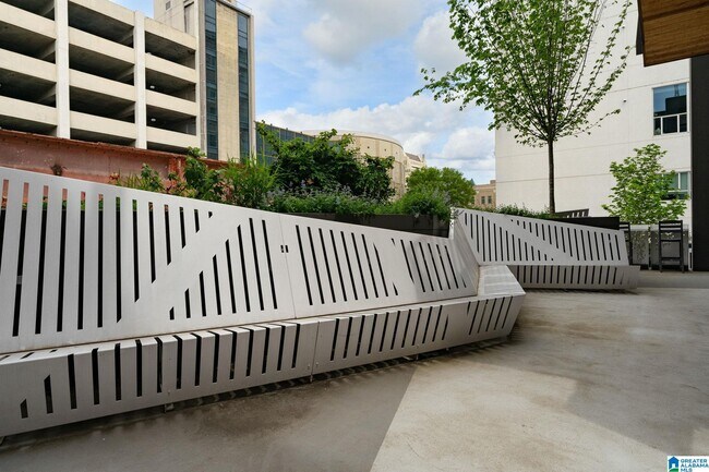 Building Photo - 1801 2nd Ave N