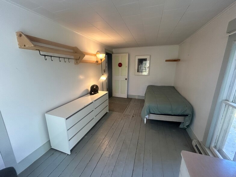 Building Photo - 19 Cary Rd