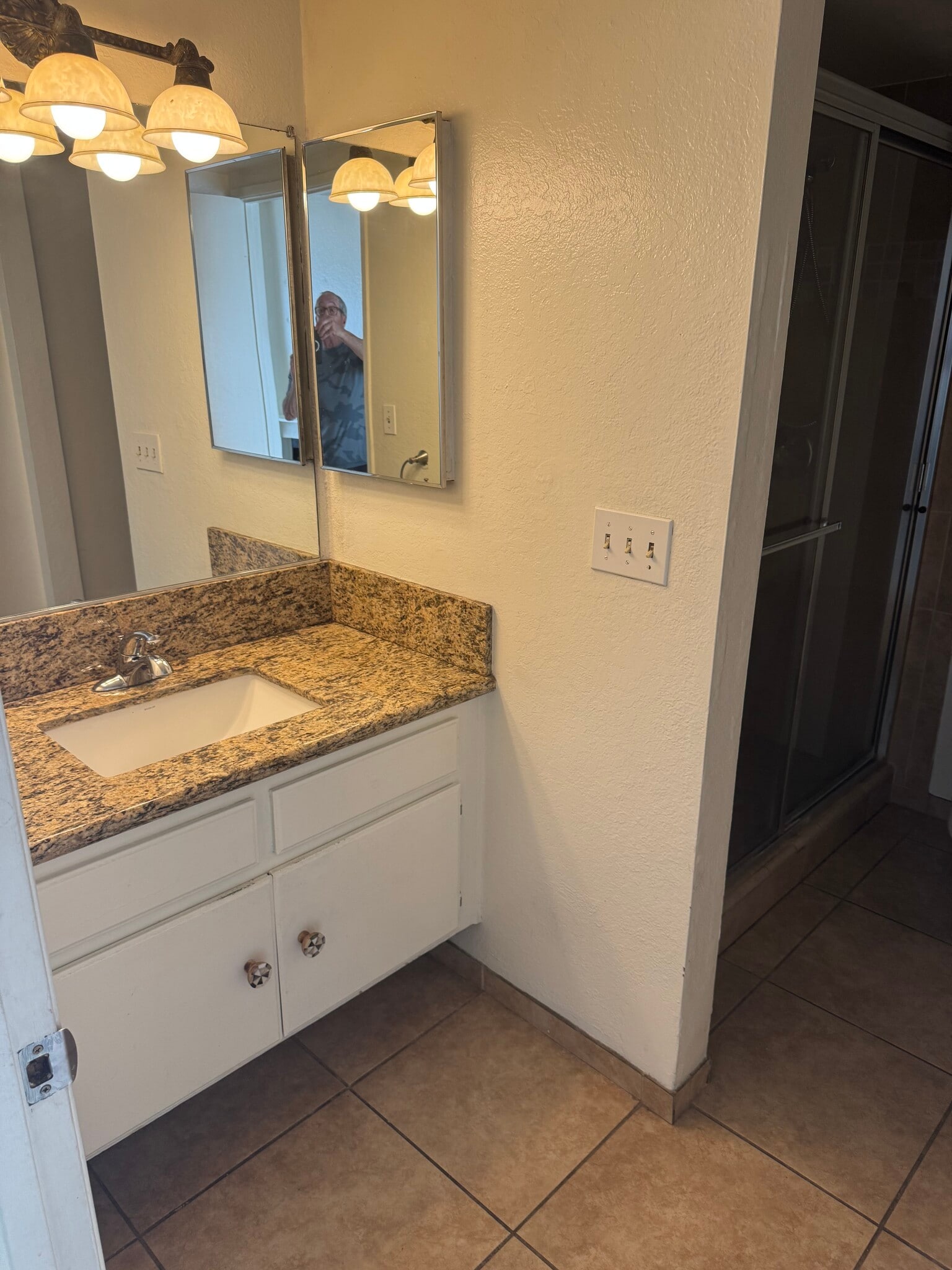 Building Photo - 4686 Pinecrest Cir