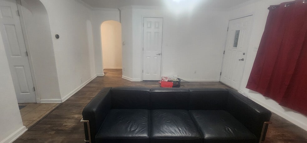 Building Photo - 406 NE 74th St