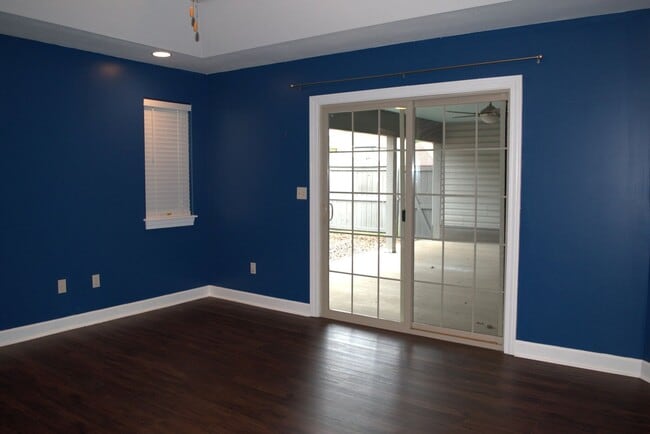 Building Photo - Large 2 Bed 2 Bath House With Lawncare Provided!