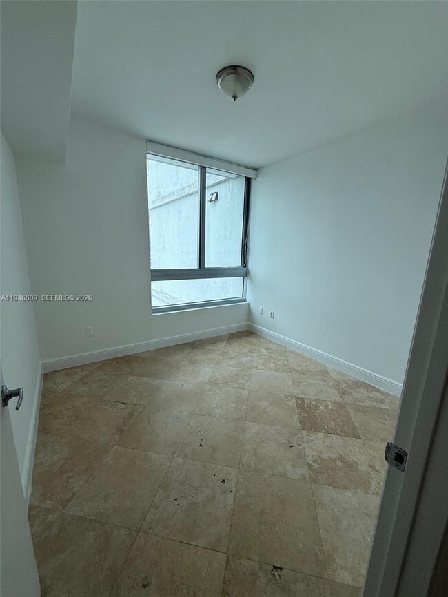 Building Photo - 350 S Miami Ave