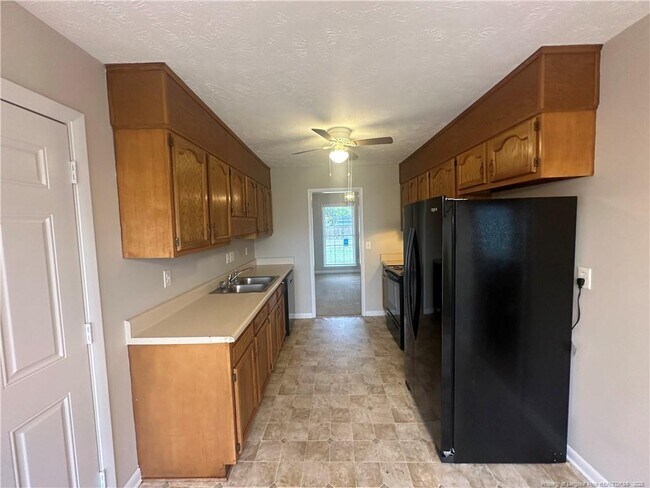 Building Photo - 7850 Penelope Dr