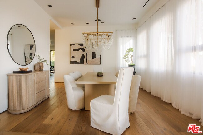 Building Photo - 13331 Mulholland Dr