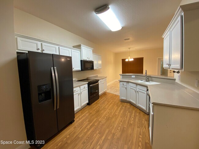 Building Photo - 6124 Serene Pl