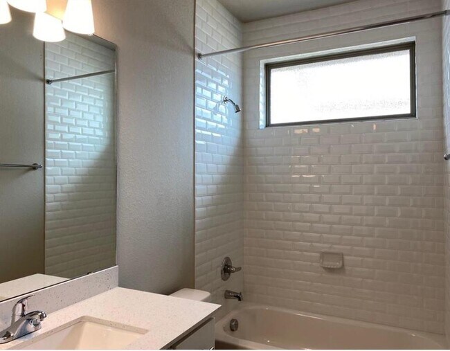 Building Photo - 124 Saturnia Dr