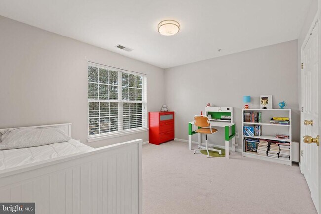 Building Photo - 13102 Ogles Hope Dr