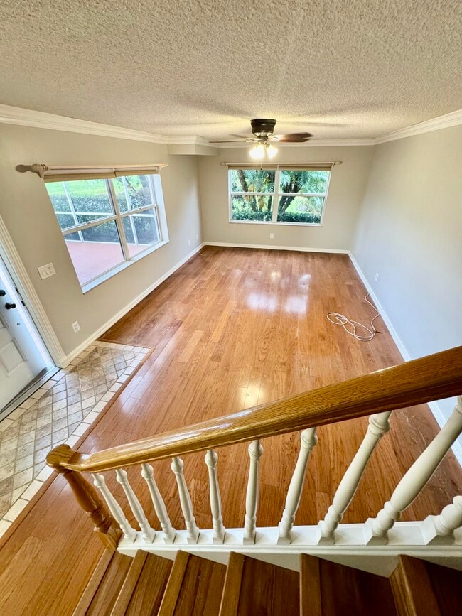 Building Photo - 2813 SW Lakemont Pl