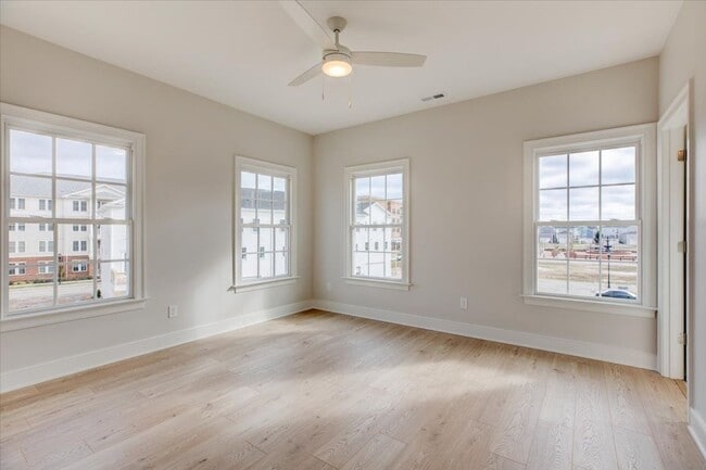 Building Photo - Brand New Construction Townhome in Norton Commons