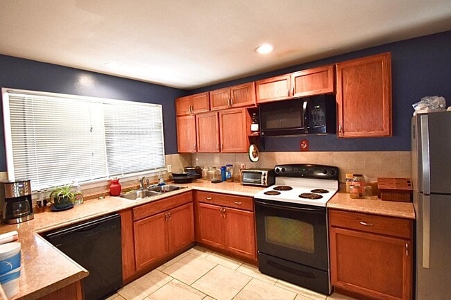 Building Photo - 2802 54th St