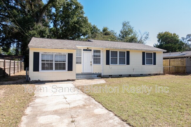 Primary Photo - 802 Rue Max St