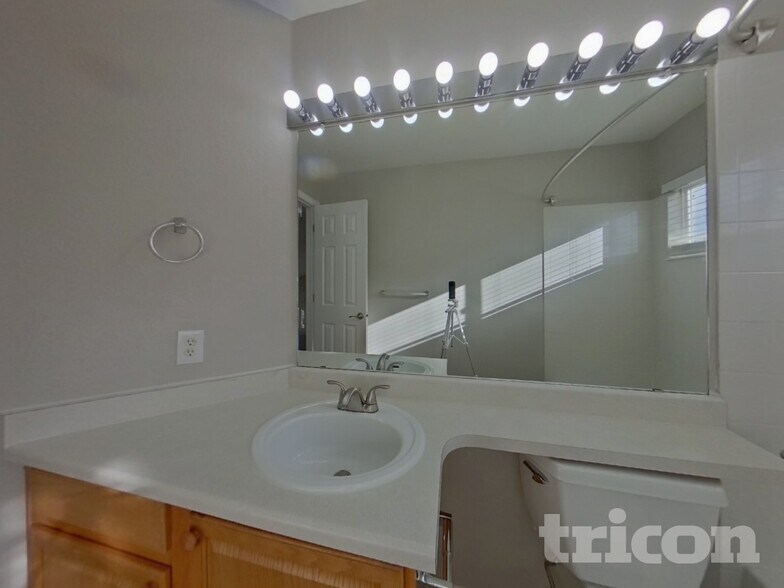 Building Photo - 10893 Bullock Ct