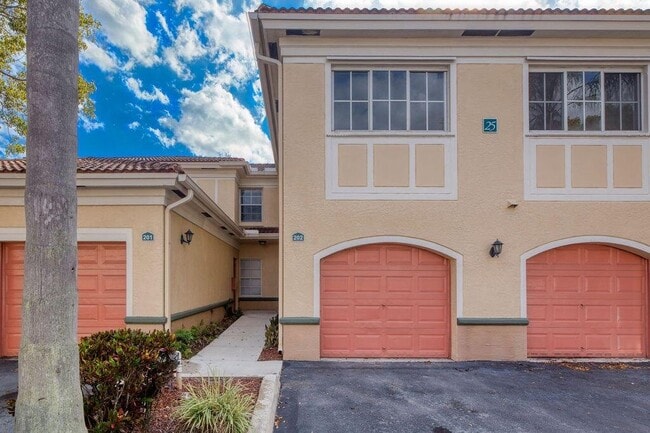 Building Photo - 2400 Centergate Dr