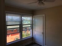 Building Photo - 416 Goodall Ave