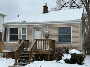 Building Photo - 1421 E 14 Mile Rd