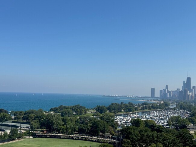 Building Photo - 2970 N Lake Shore Dr