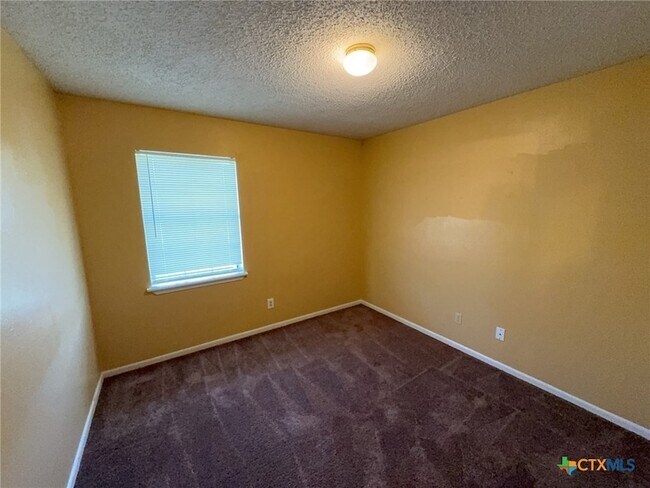 Building Photo - 820 Michelle Dr