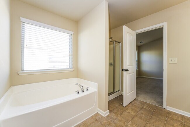 Building Photo - 2345 Morgan Farm Dr