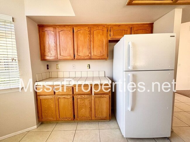 Building Photo - 19182 Elm Dr