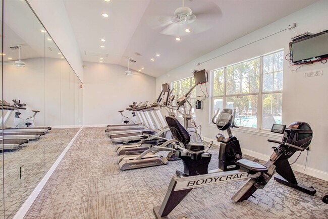 Building Photo - 15205 Harbour Vista Cir