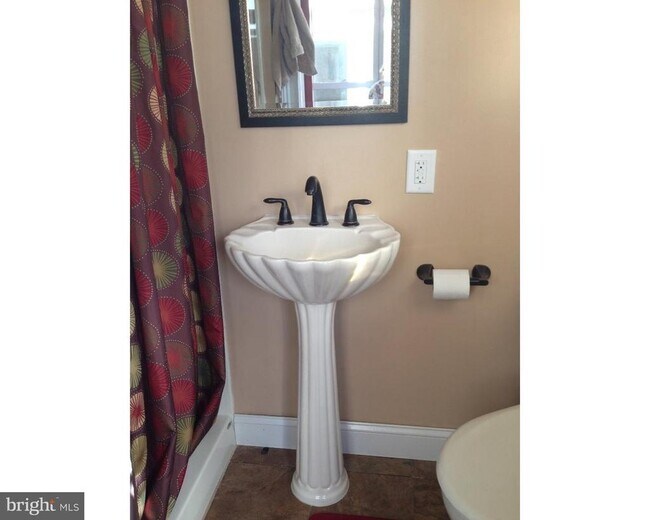 Building Photo - 7103 Ventnor Ave