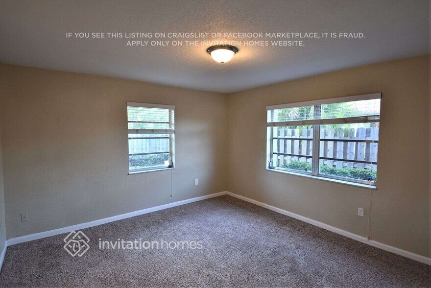 Building Photo - 16620 SW 93rd Ave